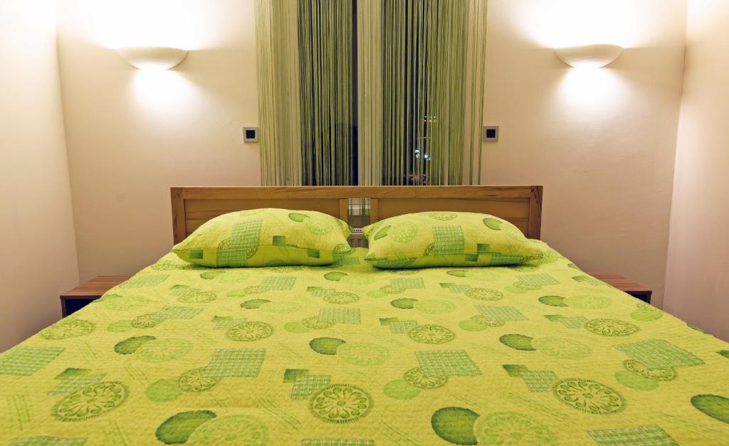 Hostel Plus Caffe Petrovče Pokoj fotografie