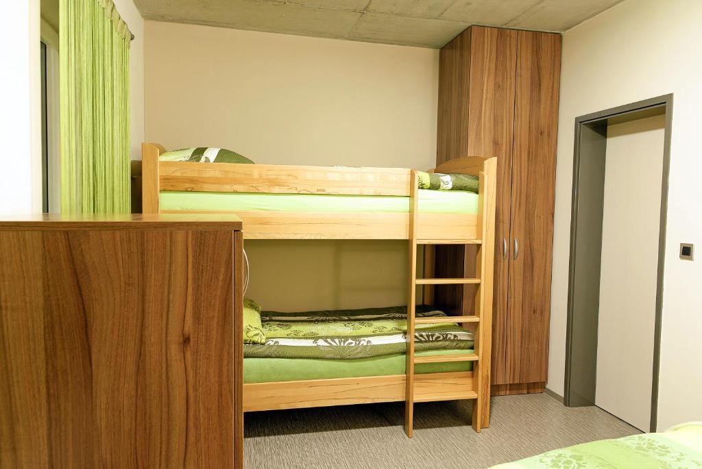Hostel Plus Caffe Petrovče Pokoj fotografie